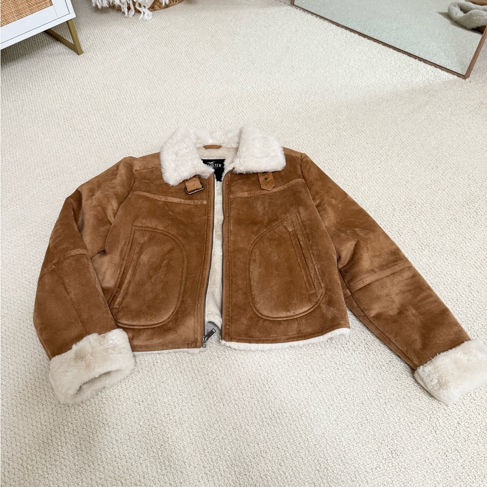 Hollister Brown Faux Suede with Faux Fur lining never worn size XL